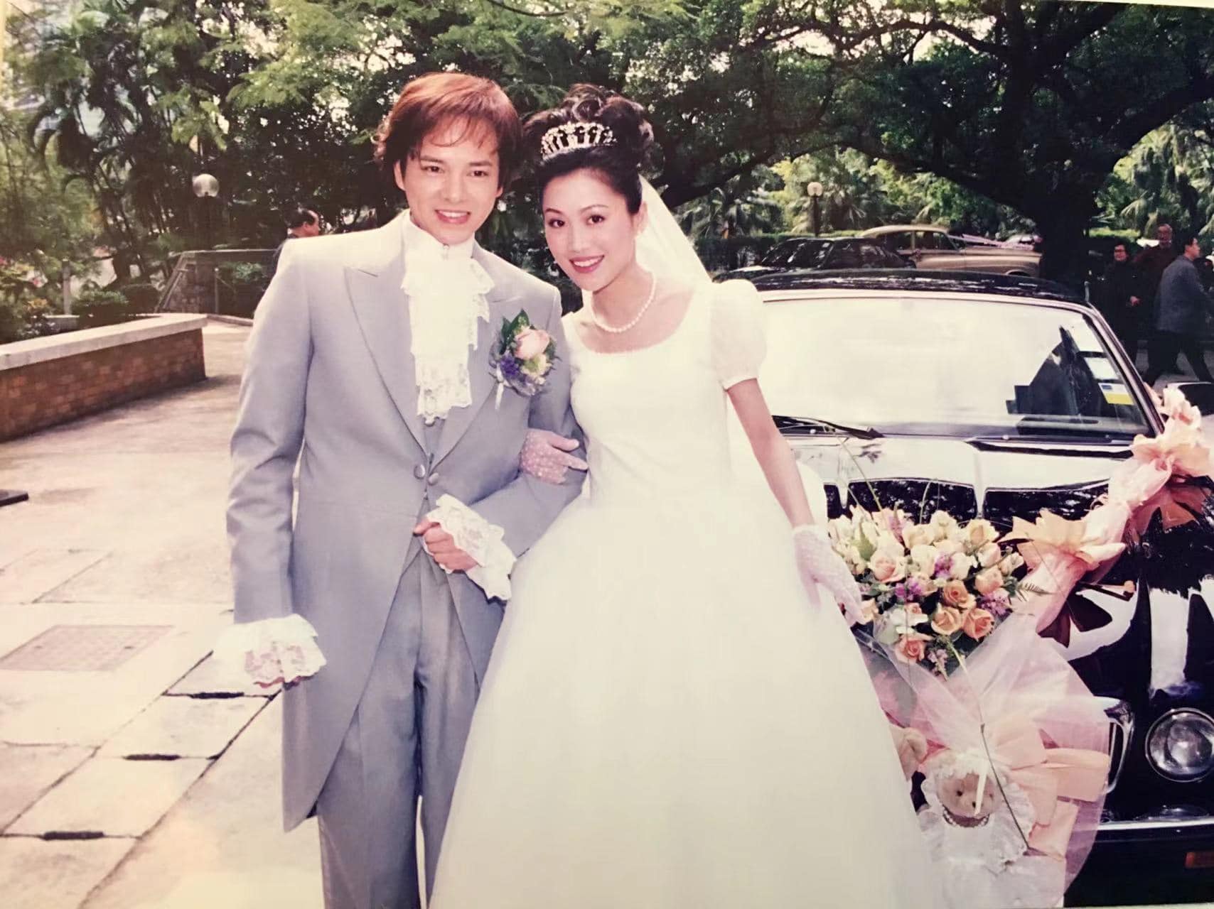 迎娶「古裝皇后」梁小冰