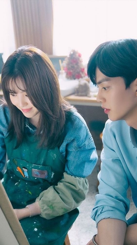 INFP適合E型人格的人平衡原本內向的特質。