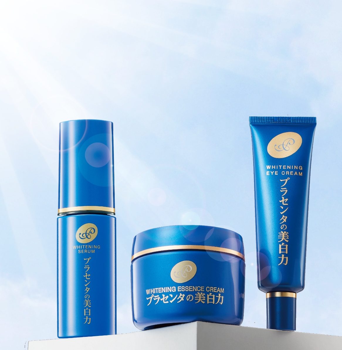 100%日本製造的「明色薬用美白抗皺W系列」深受日本、香港女生愛戴,長期熱賣。