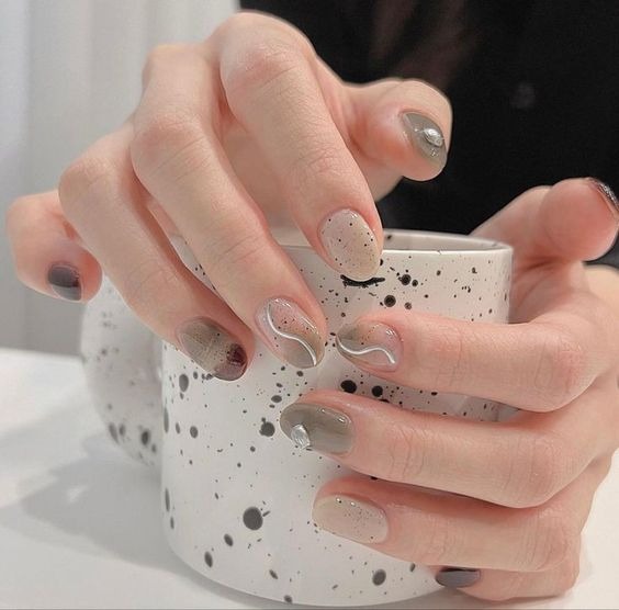 拉線能讓手指有拉長比例的效果