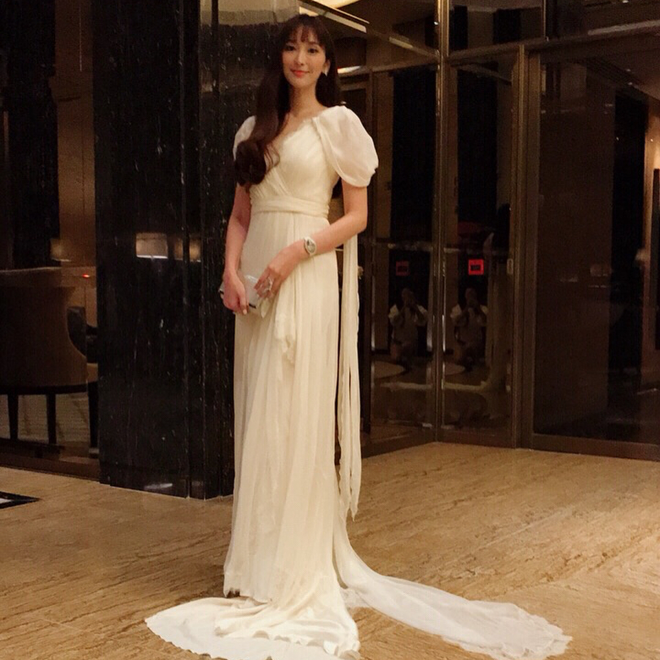 就算男方屢傳出財務危機，也不影響她每天過著貴婦生活