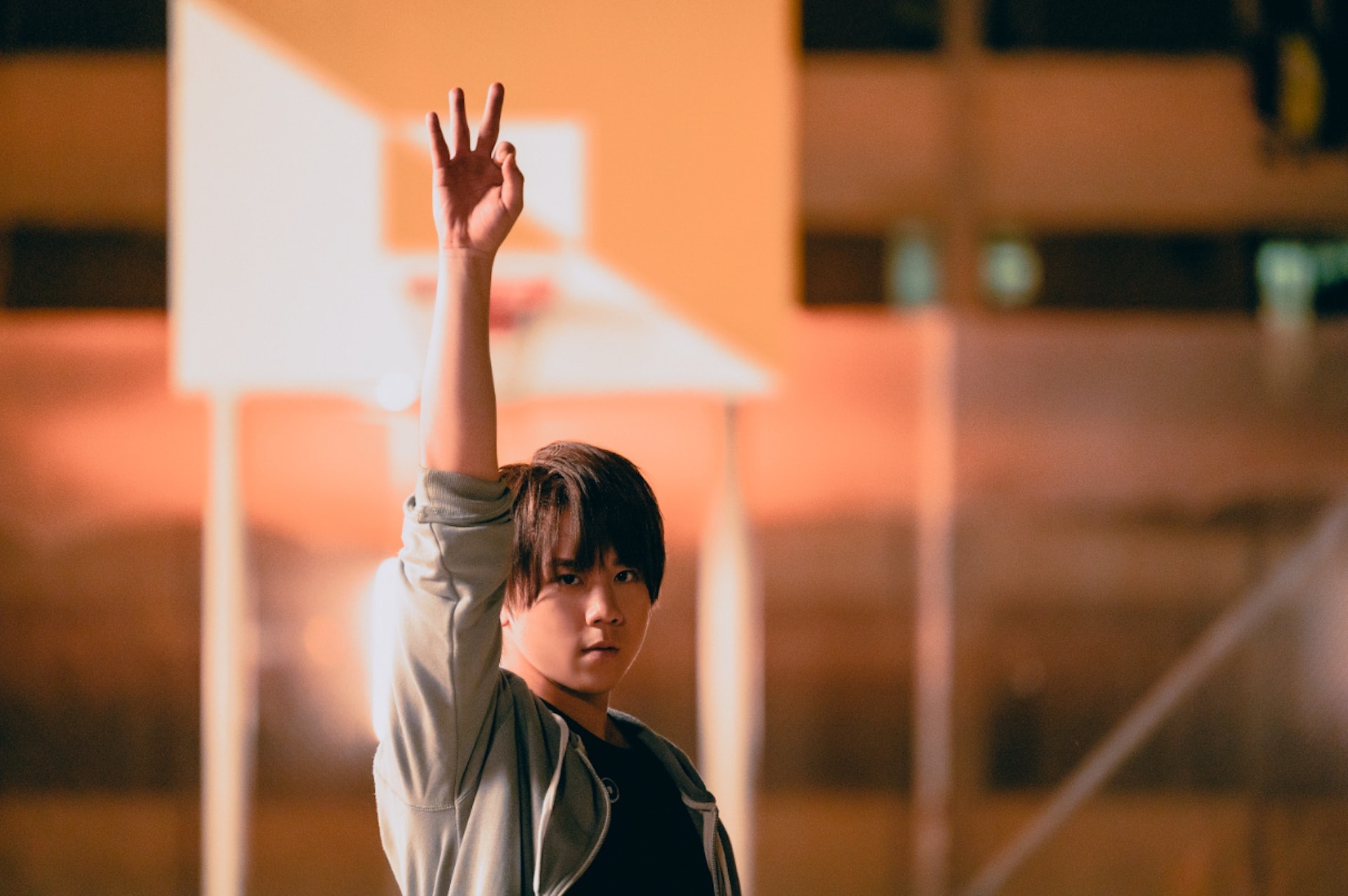 《季前賽》由MIRROR成員姜濤、陳卓賢Ian、呂爵安Edan、邱士縉Stanley及張繼聰等主演。