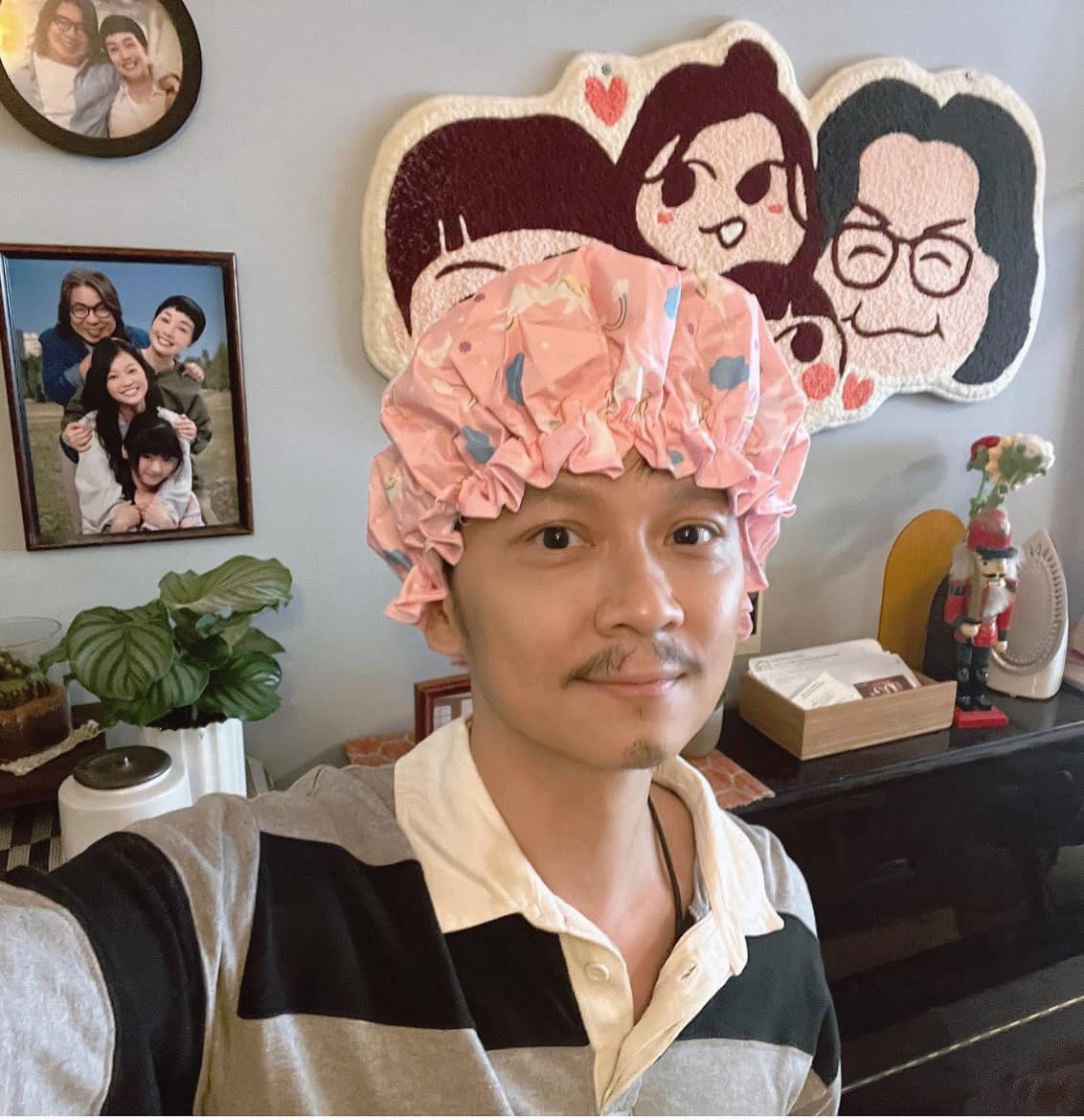 入行初期，鄧智堅希望自己有機會做小生的角色。