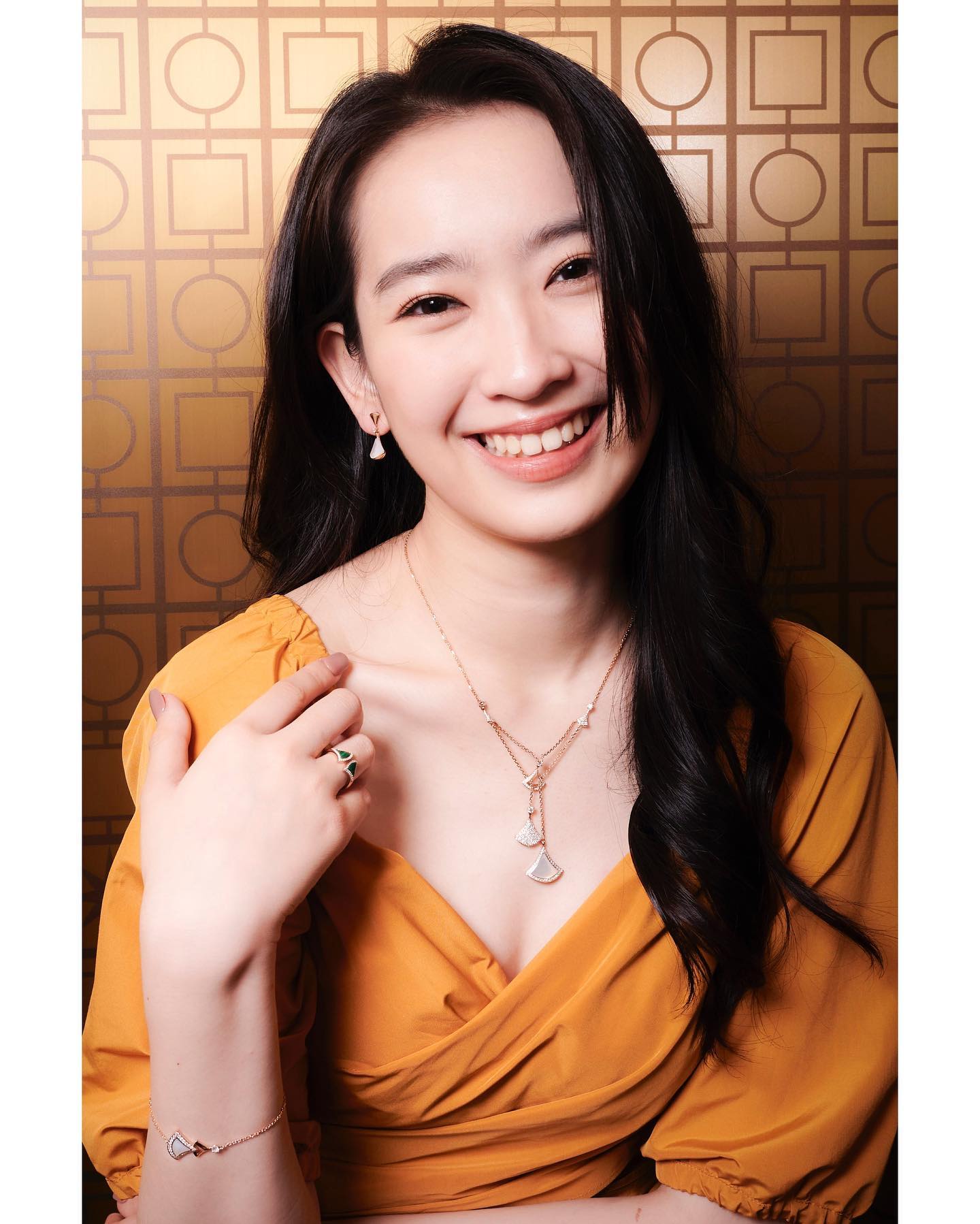 林愷鈴16歲已加入演藝圈。