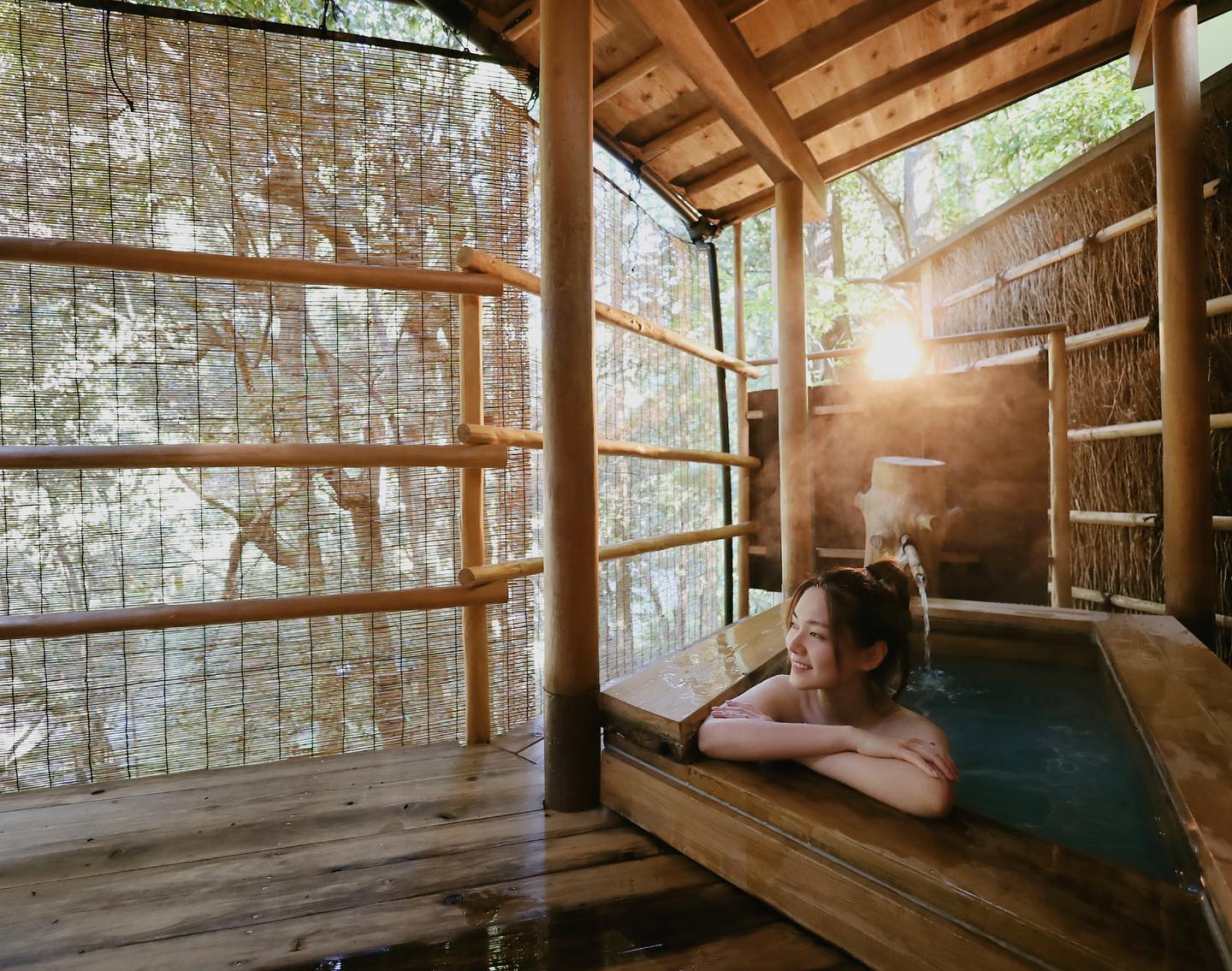 湯洛雯絕密溫泉出浴照。