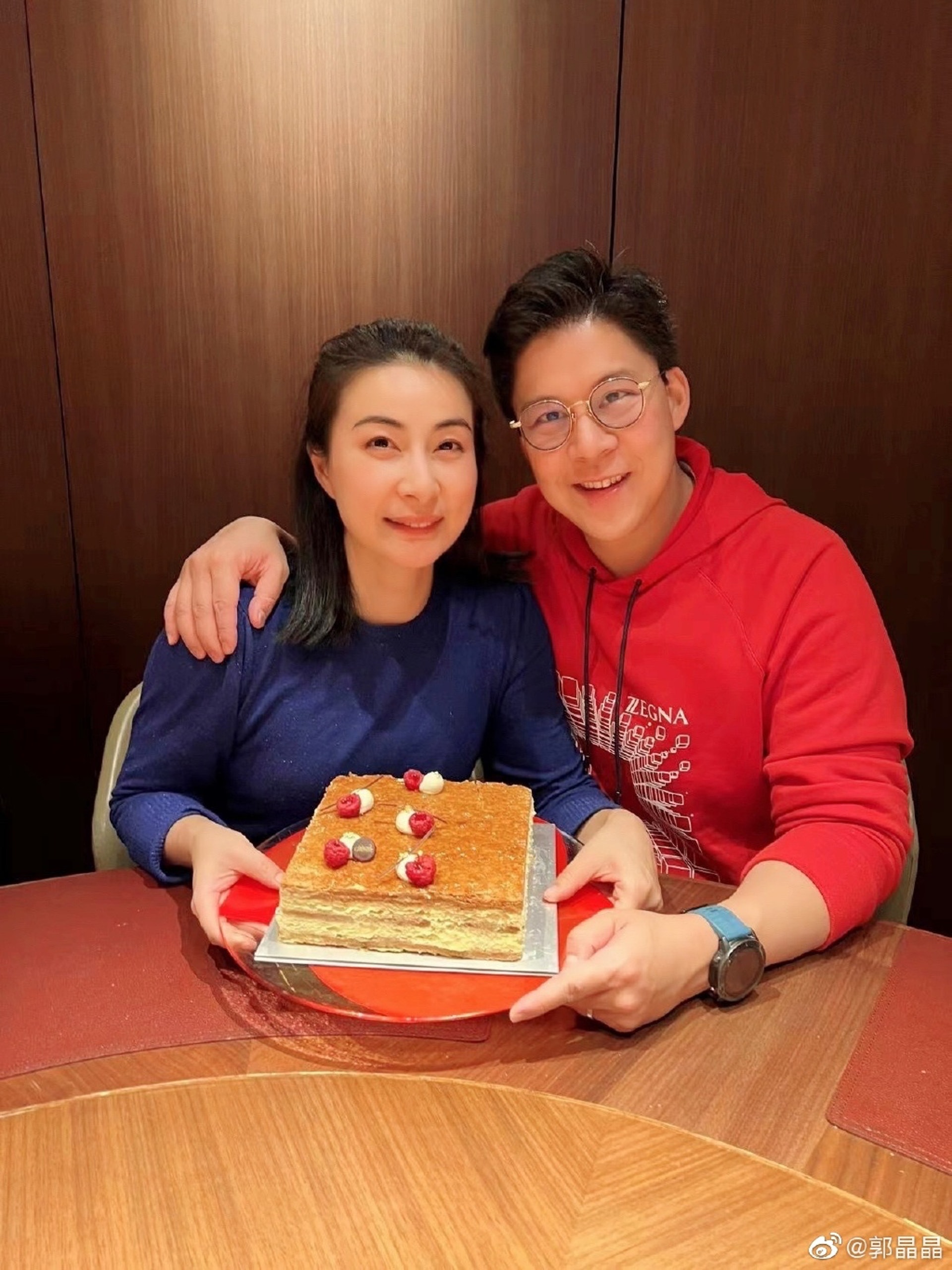 兩夫妻好恩愛