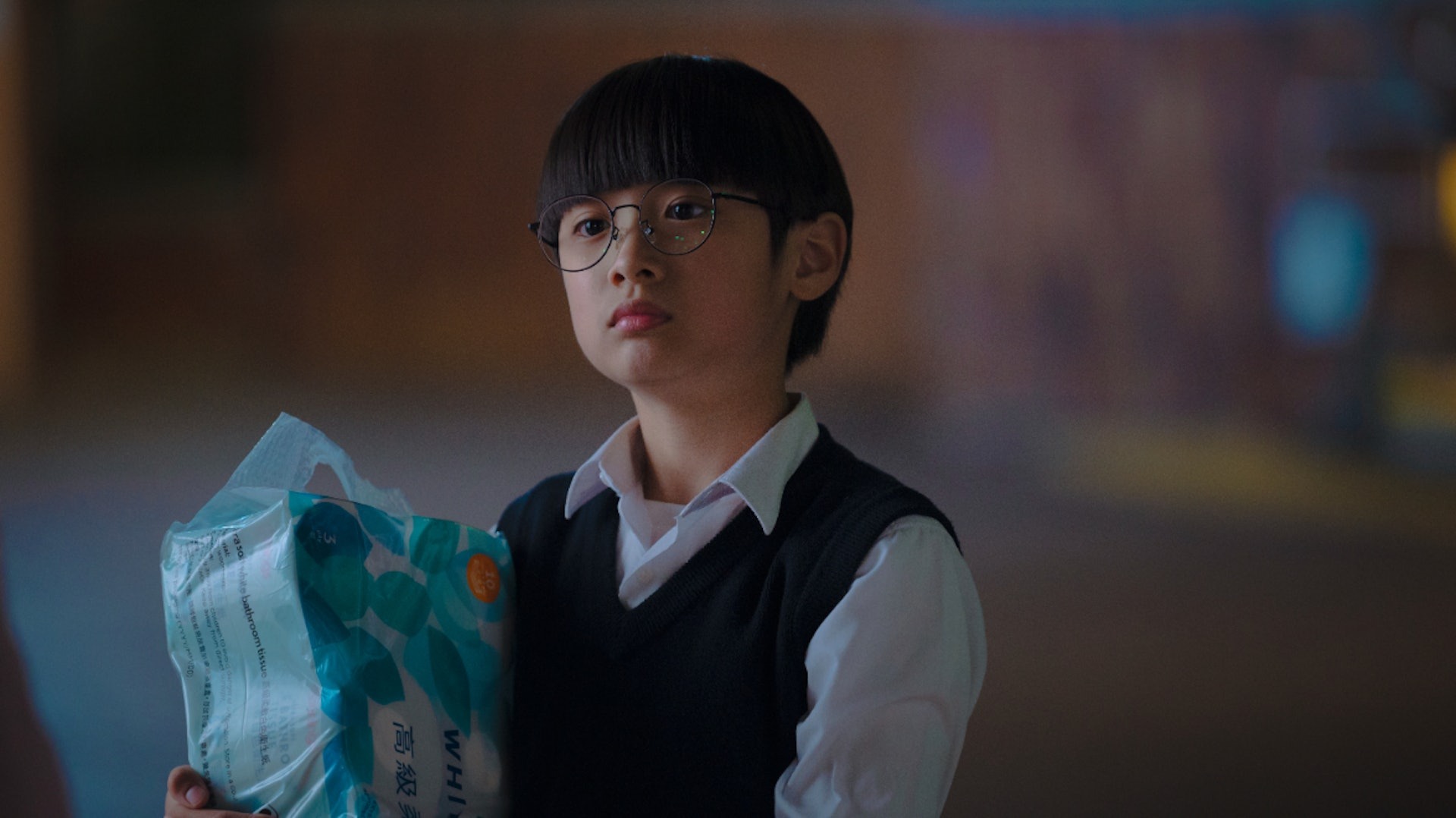 劇中飾演姜濤弟弟老闆仔的黃梓樂,可愛模樣非常搶鏡。