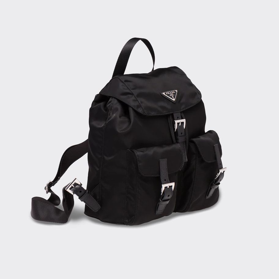 Prada 小號再生尼龍背包 $14,500