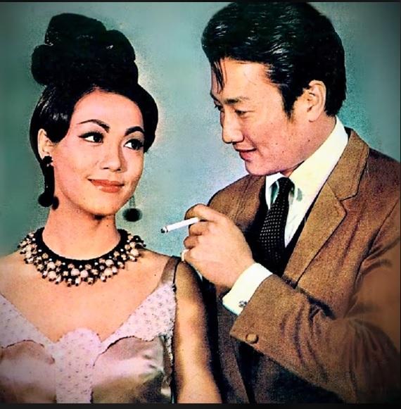 嘉玲曾表示女人始終想結婚,但當時四哥仍是當紅小生,暫時不想結婚,因此雙方協議分手。