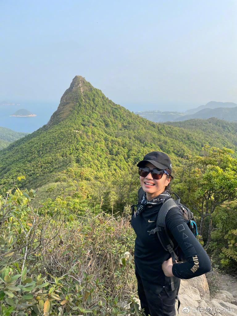 鍾楚紅不時去行山。