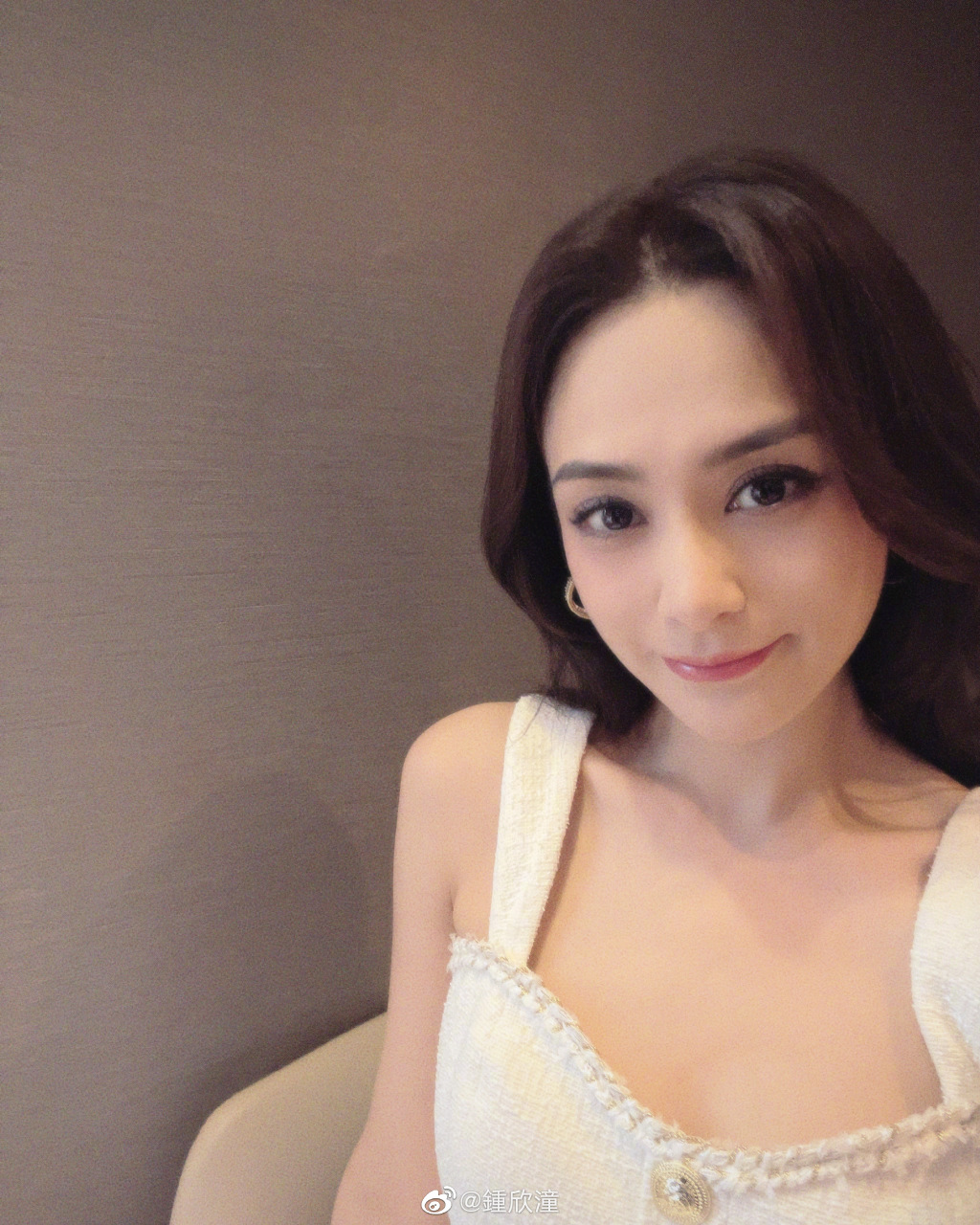 水瓶座明星代表:鍾欣潼