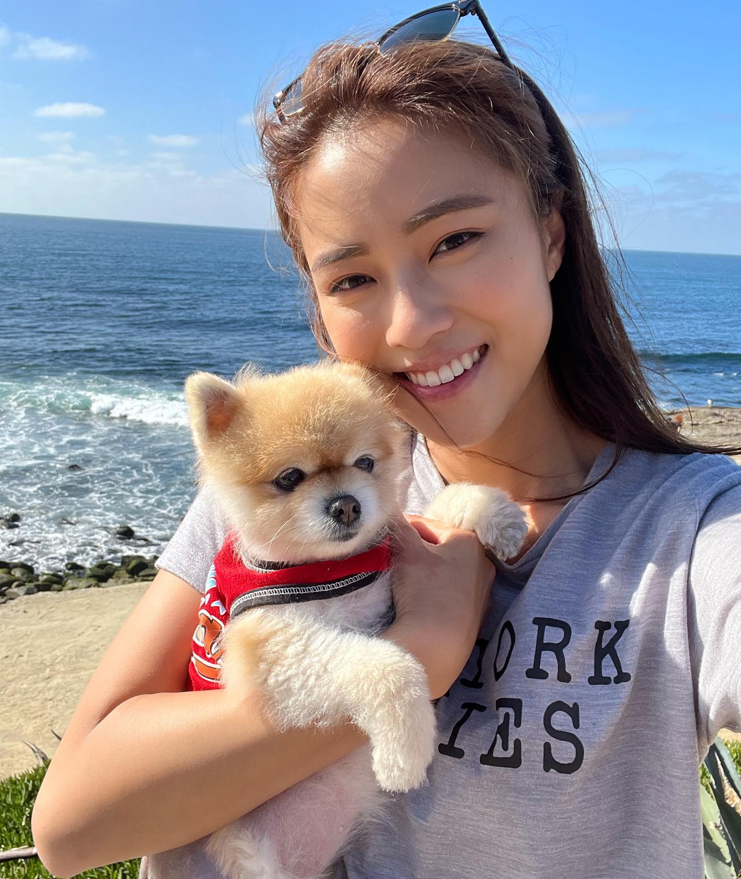 劉穎鏇於2016年參選港姐並奪得亞軍而入行，一出道即備受力捧。