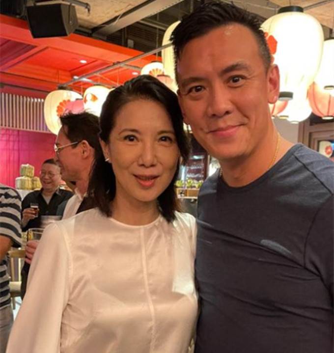 年過半百狀態好