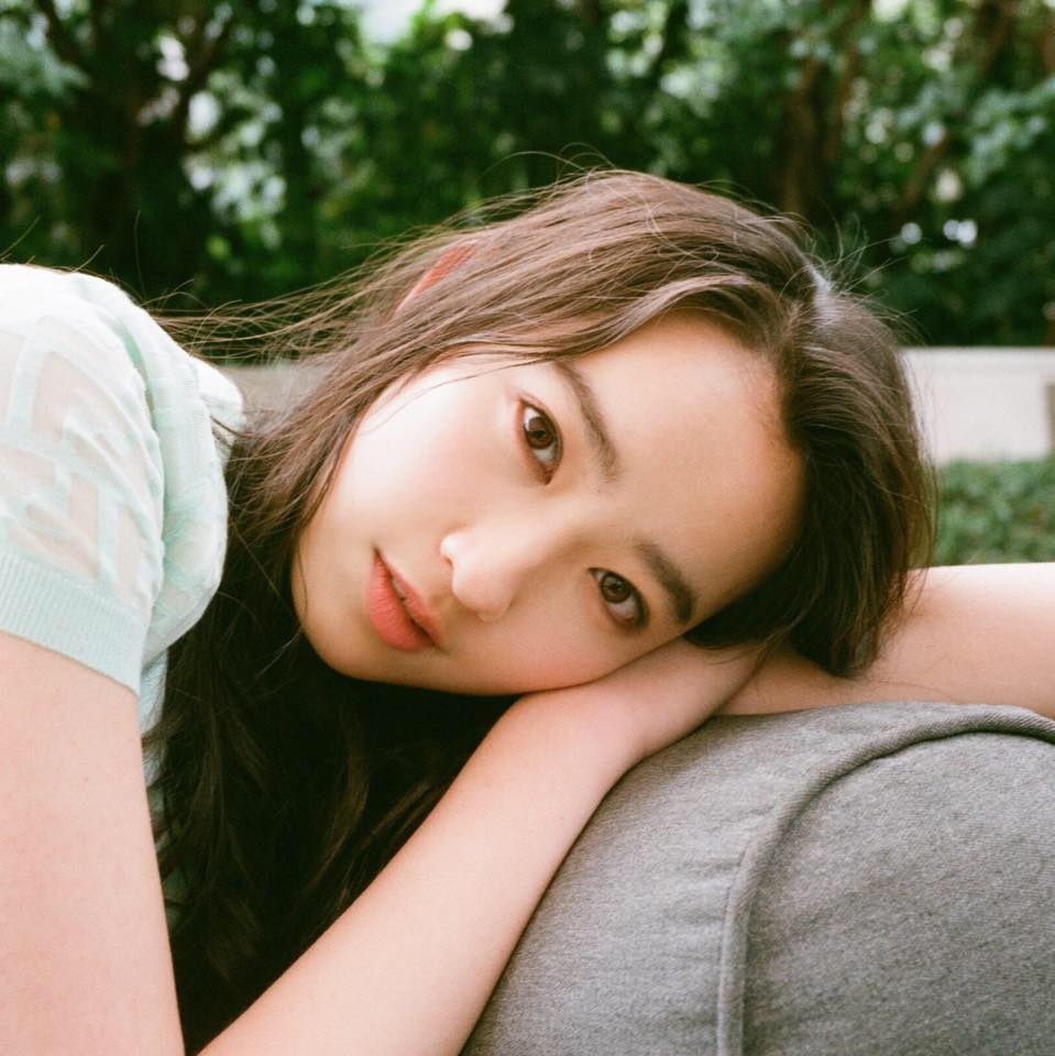 林愷鈴大學畢業後便全心投入演藝工作，更簽約成為杜琪峯旗下藝人。