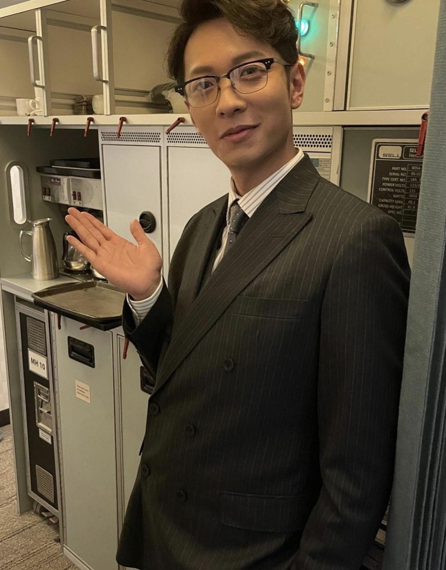 網民更指高鈞賢造型靚仔又有型,是新一代凍齡男神。