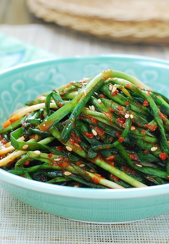 含維他命B群的食物,例如:韭菜