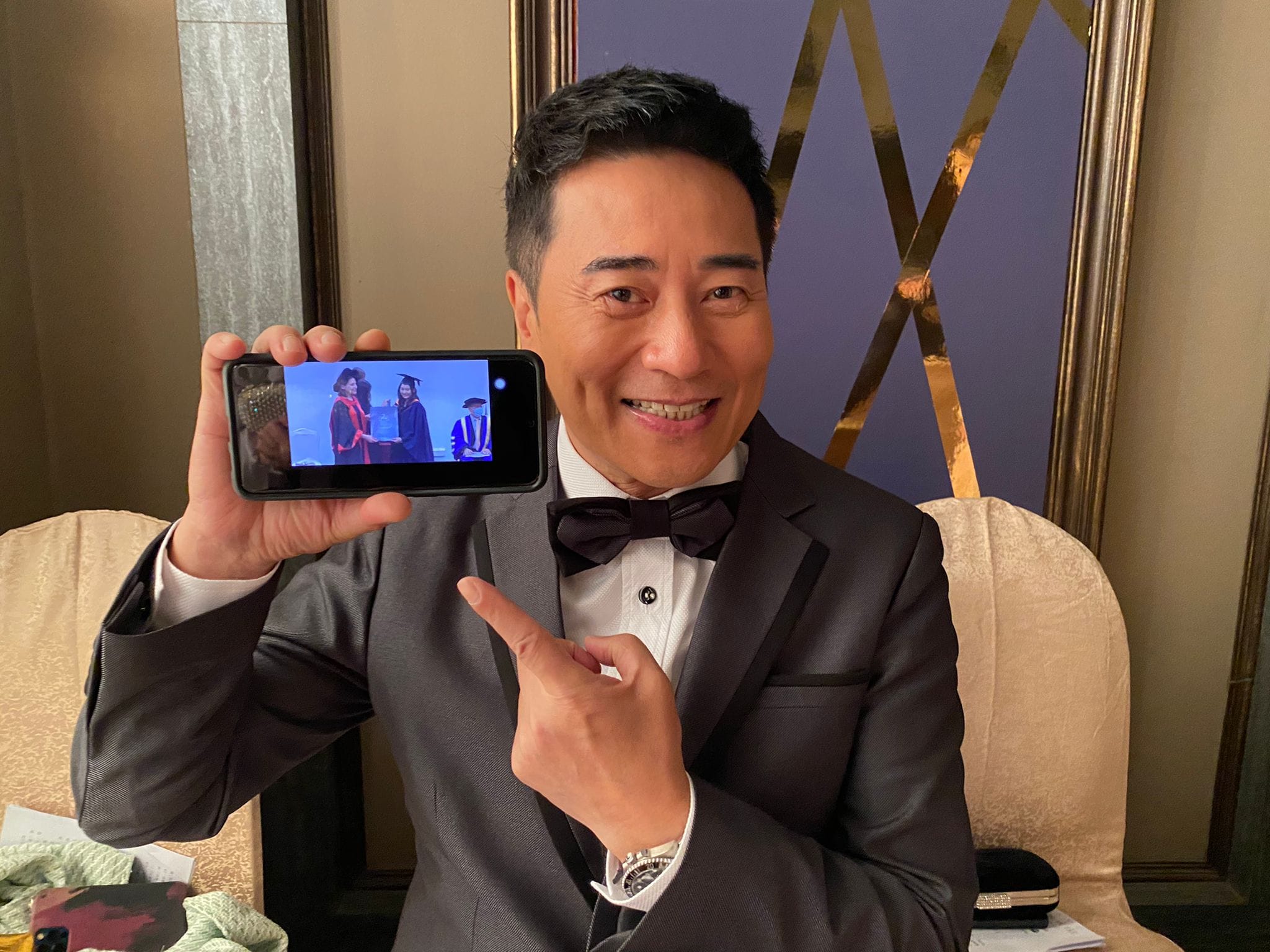 2018年歐瑞偉獲TVB頒發「專業演員大獎」