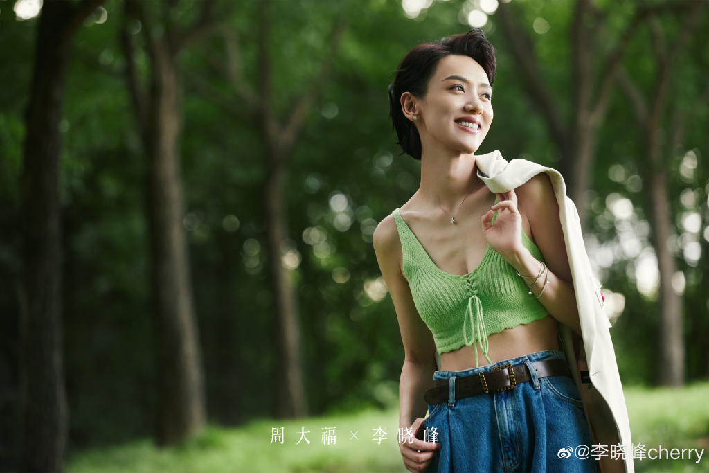 李曉峰曾間接承認與劉愷威的戀情。