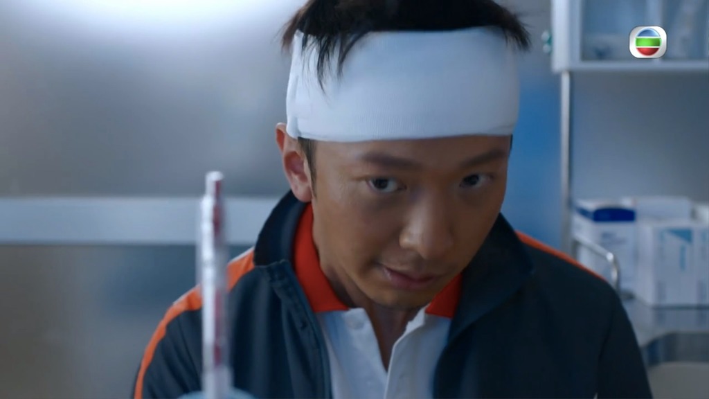 高鈞賢在《白色強人II》飾演一名頭部中彈的病人