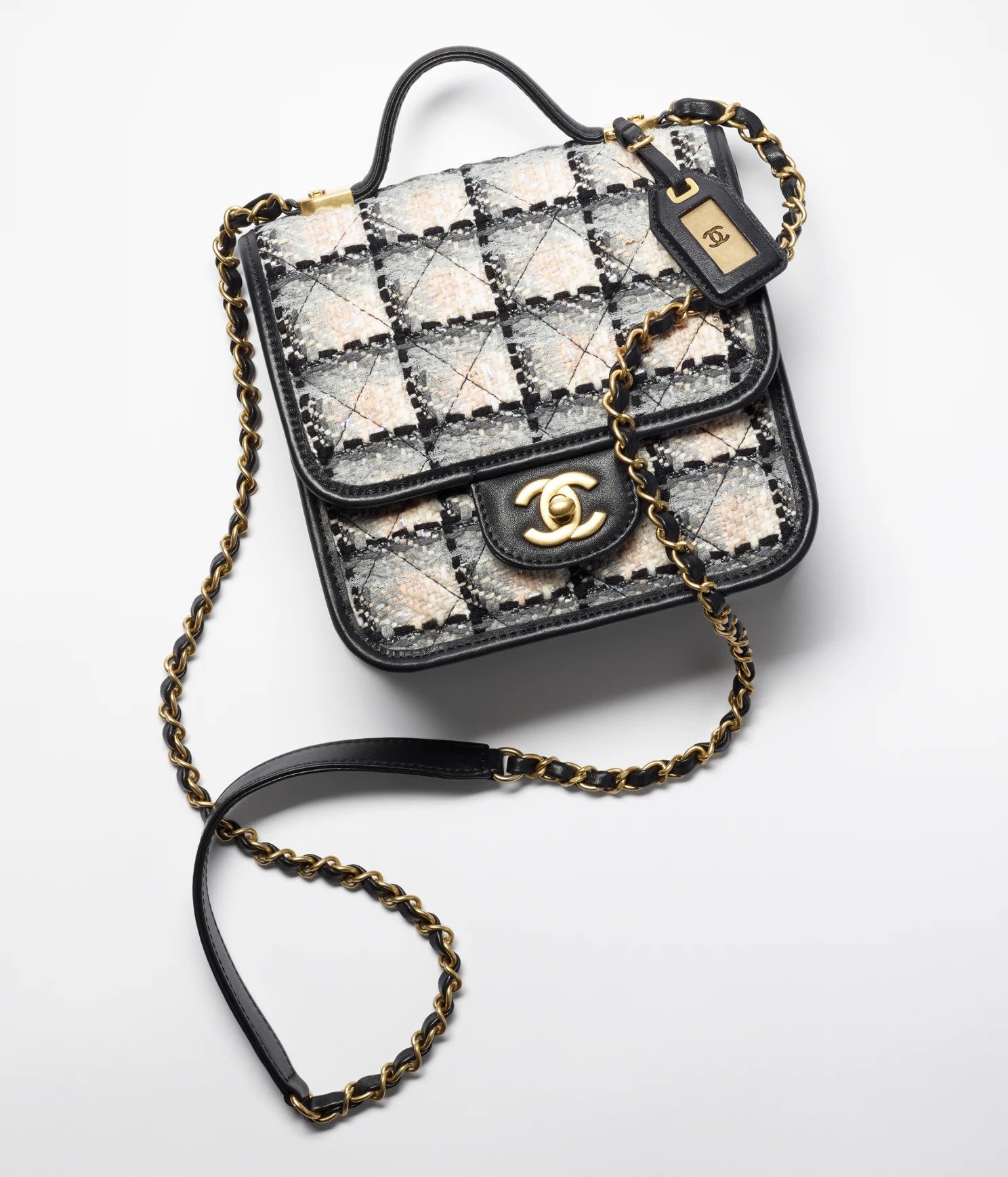 全新Chanel Tweed手袋。