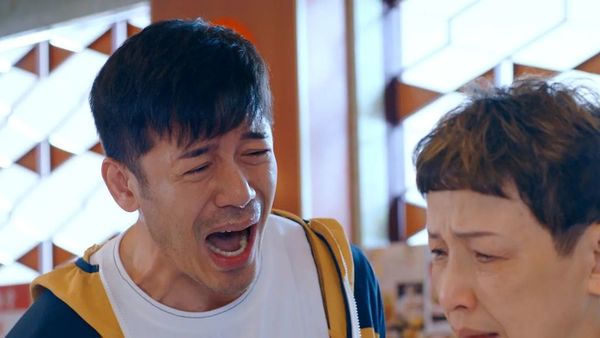 瞬間將抑壓多年的冤屈爆發。