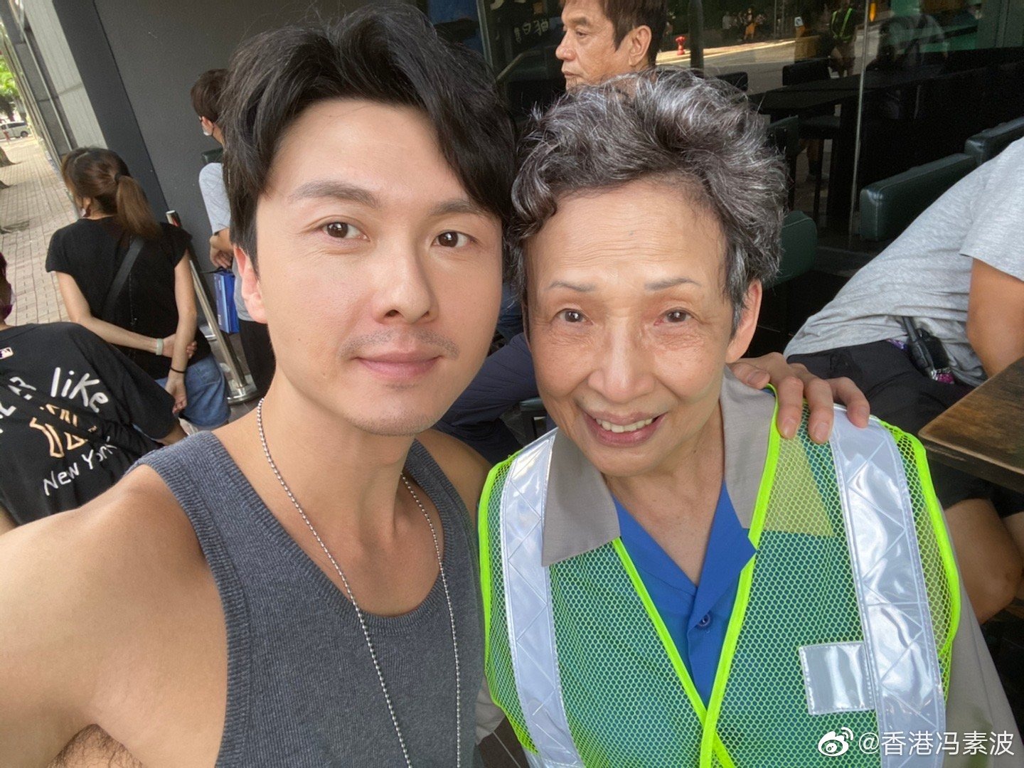 馮素波在50年代以童星出道，在1990年加入TVB。