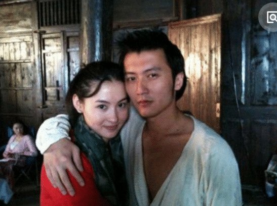 有傳謝霆鋒每年都會給8千萬贍養費,但柏芝卻一分一毫都無用過。