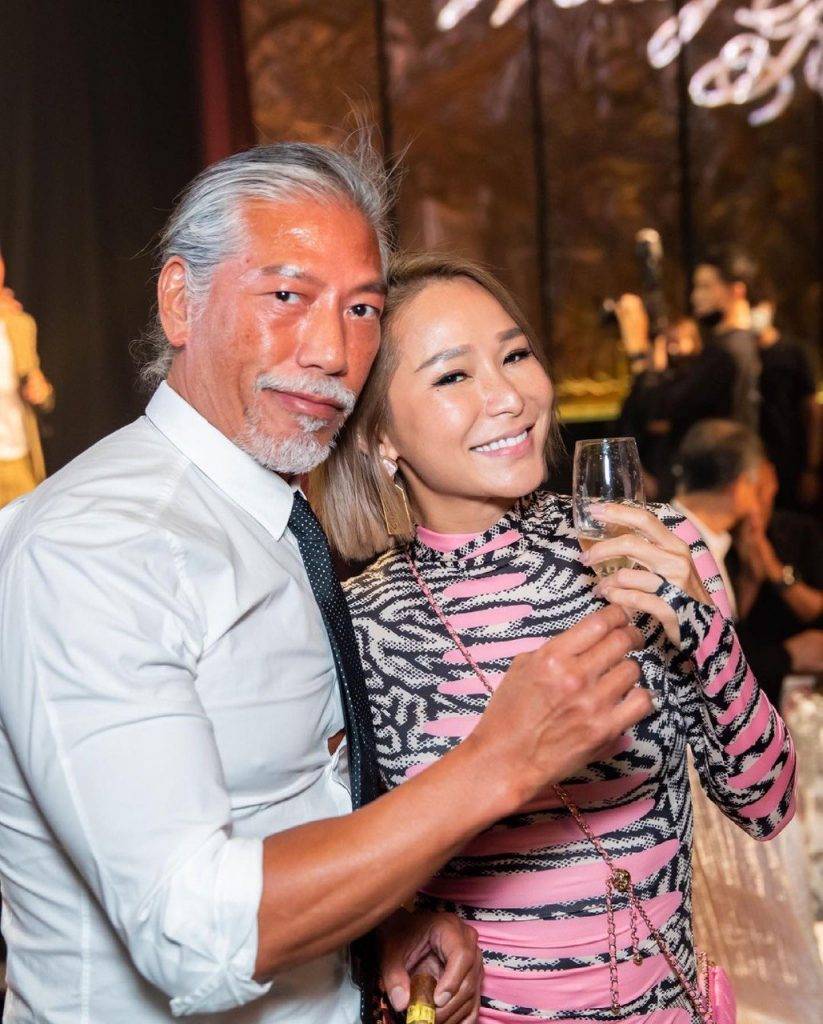 難得年近花甲身材依舊健碩