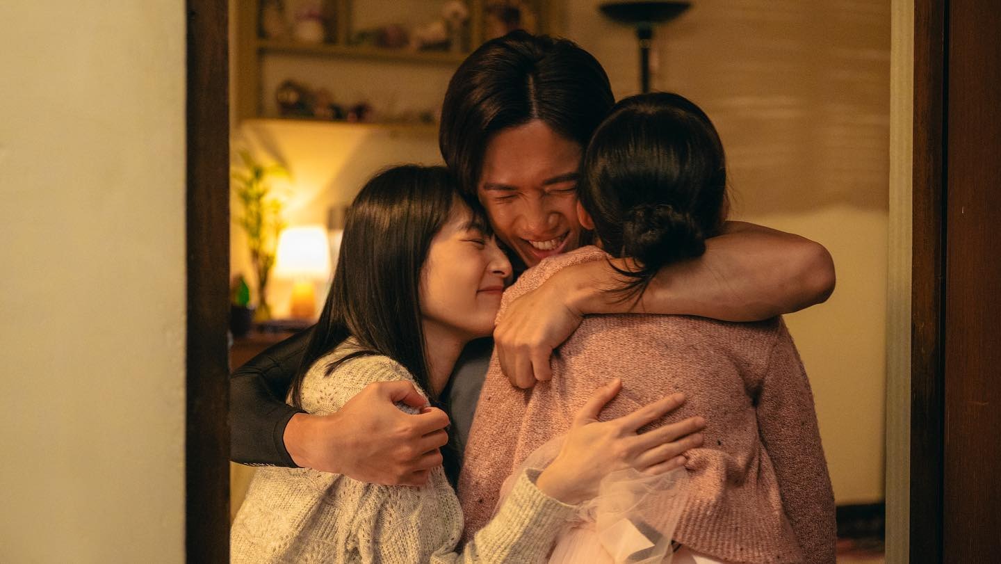 晴不滿媽媽強逼她上興趣班最終離家出走