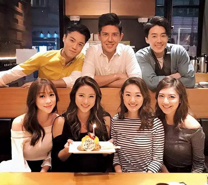 劉穎鏇與胡㻗拍拖數月已打得火熱，不時以情侶檔姿態出席朋友聚會。