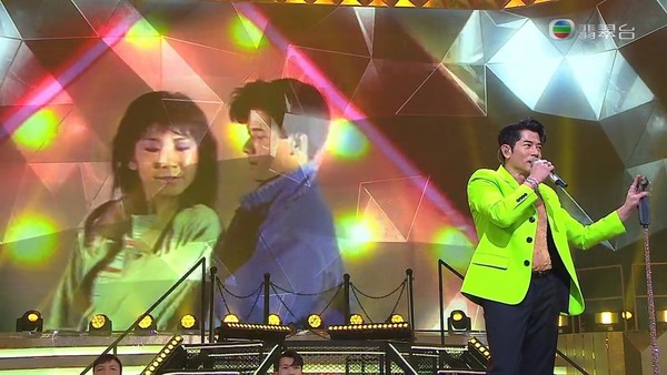 雖然城城已經年過半百,但仍不減他男神魅力
