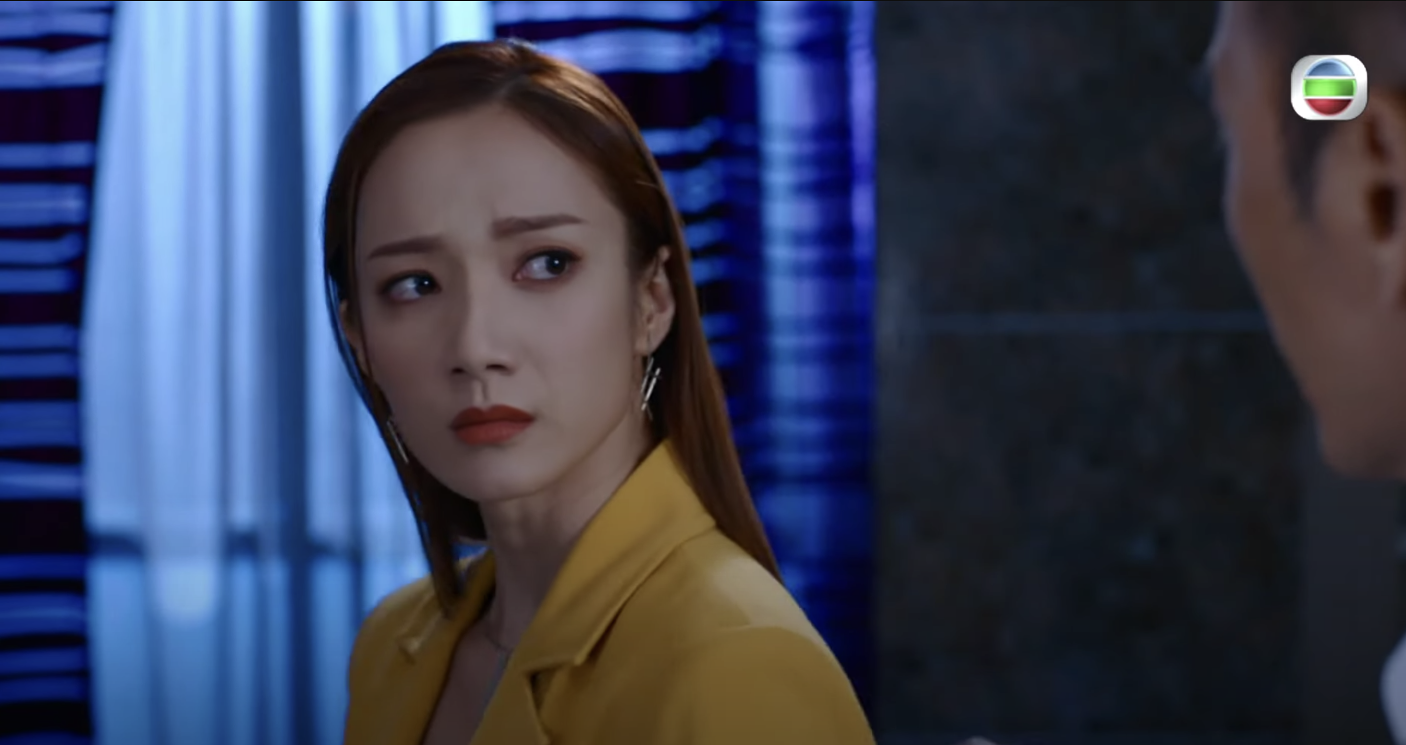 王君馨飾演的黑幫大家姐韋瑞琦身份一直成謎也在昨晚正式揭盅!