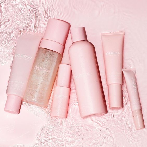 使用含果酸成分護膚品，有助減低肌膚炎病問題。