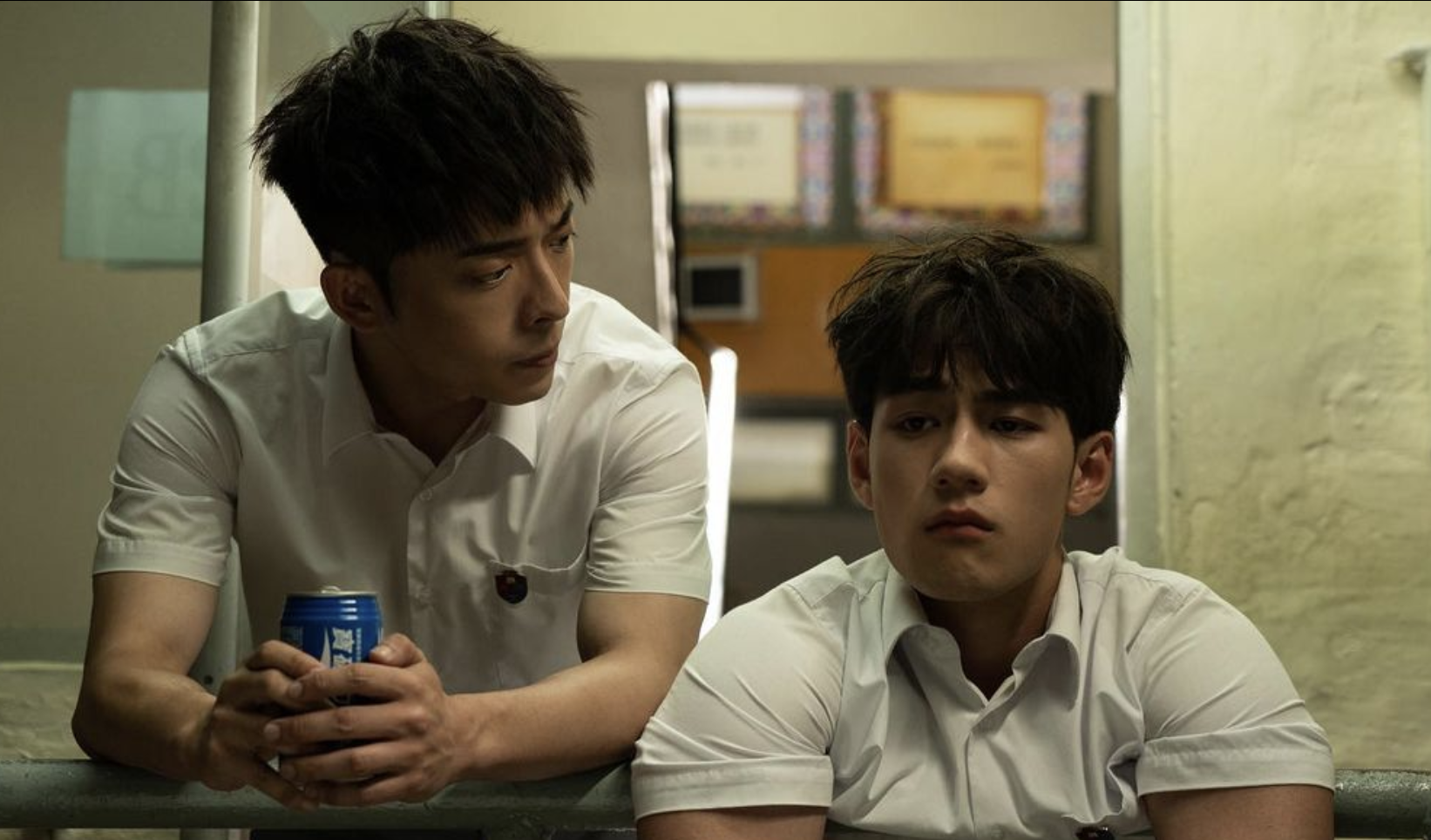 還引來《膠戰》好兄弟Edan呂爵安留言：「又唔着衫！」