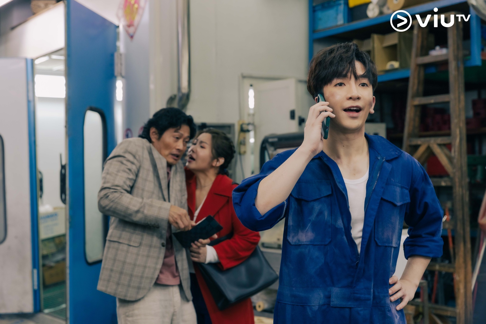 在劇中經常與黃德斌有對手戲的練美娟也指德斌難以招架