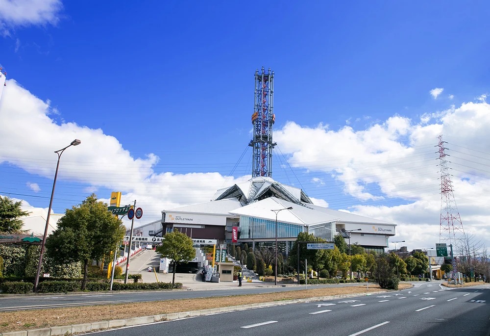 三井Outlet Park大阪鶴見位於大阪市中心，交通十分方便。