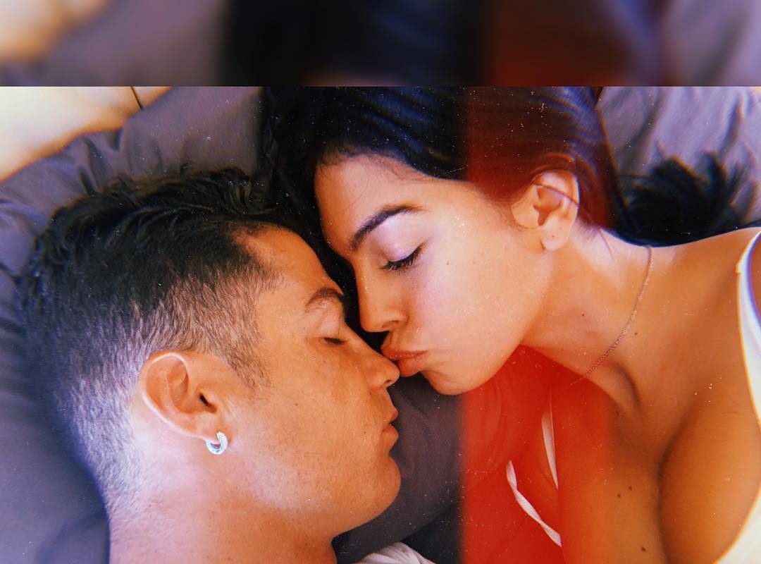 C朗其後更帶女友出席公開活動,並稱:「我從沒想過與她愛得這麼深!」