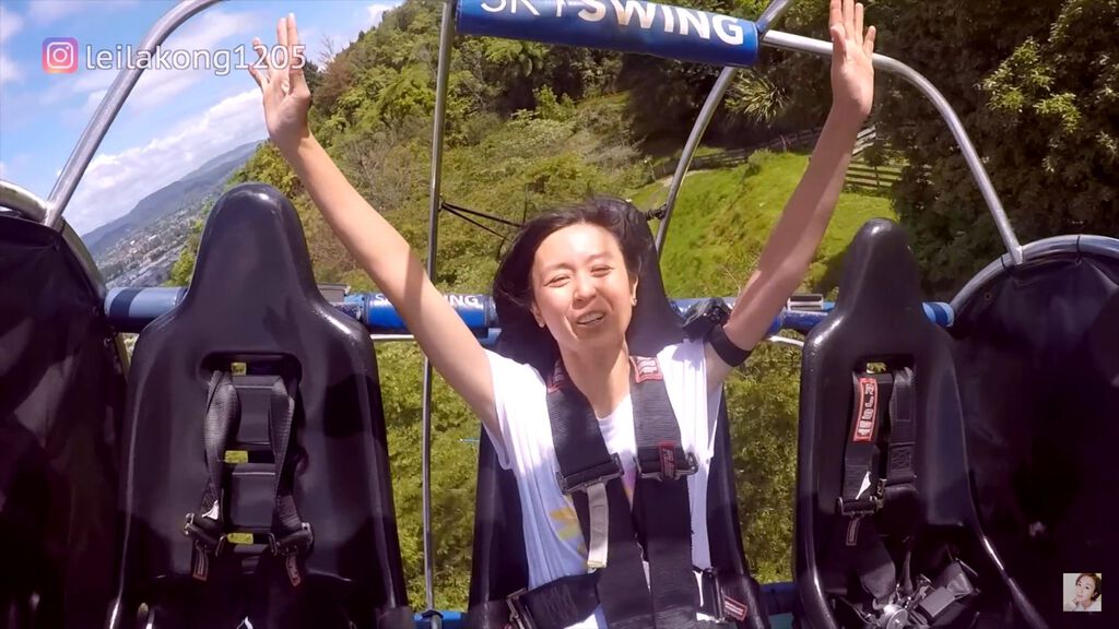 唐寧挑戰極限韆鞦。