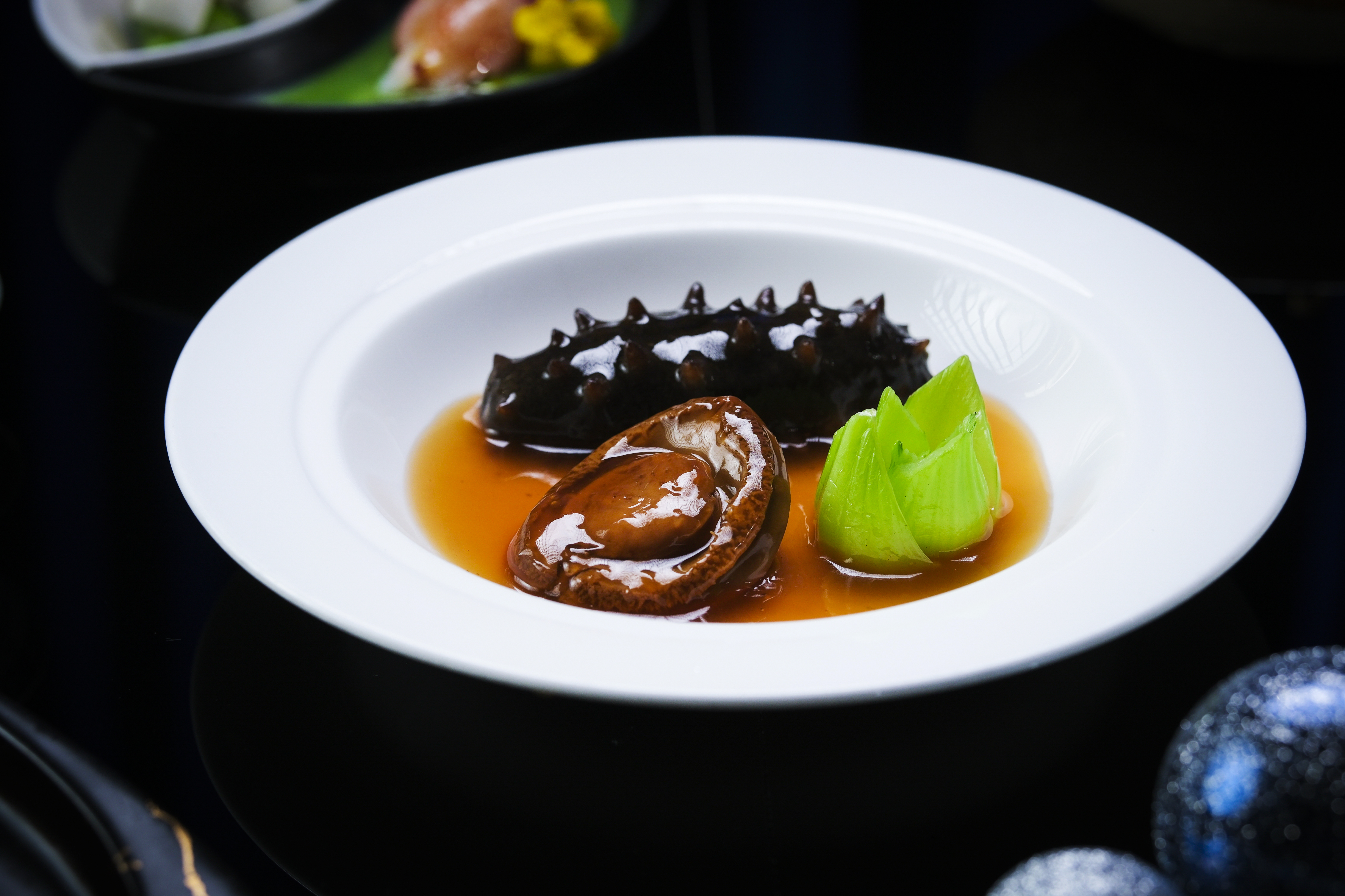 唯港薈翡翠蠔皇鮑魚伴關東遼參