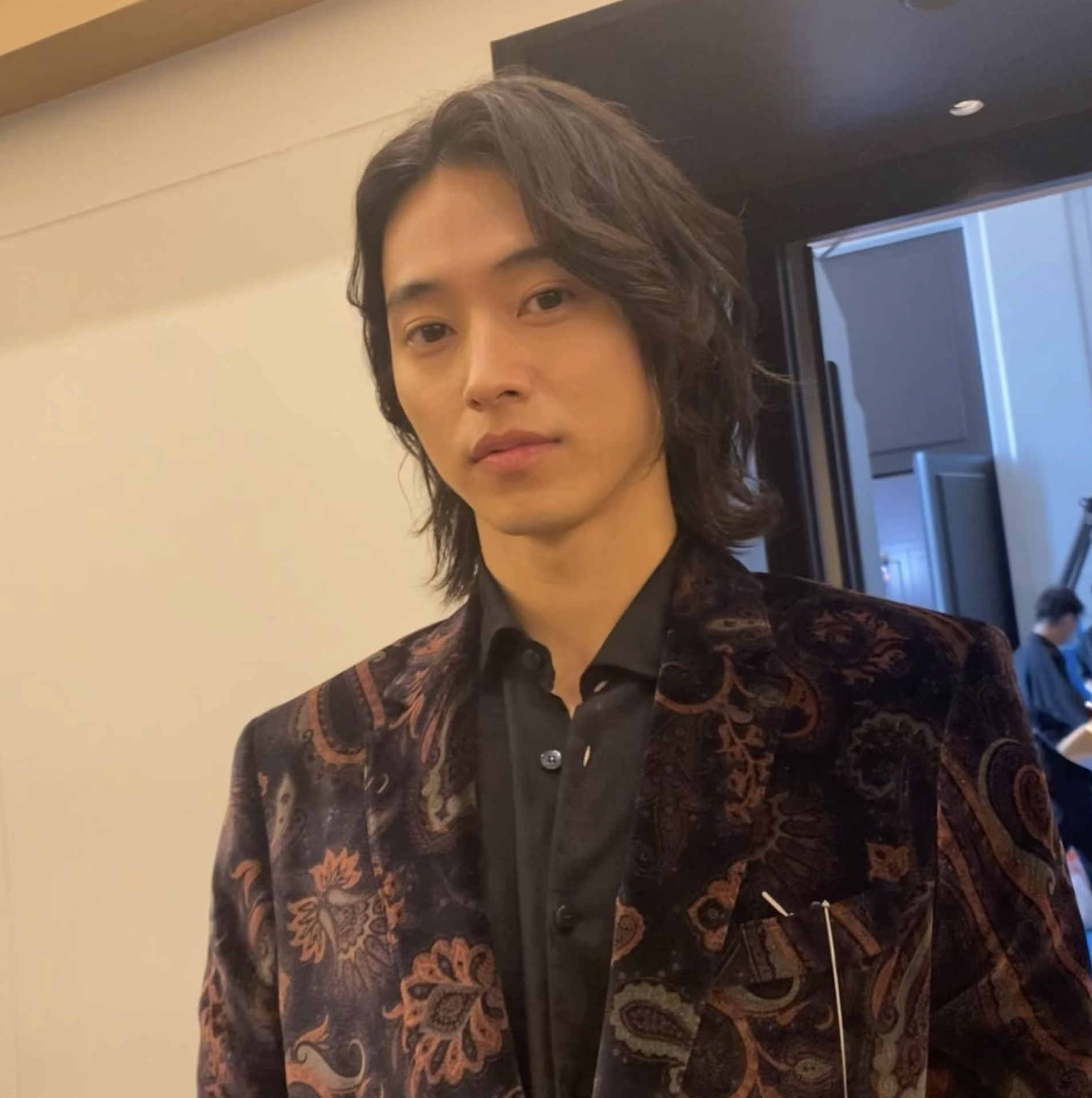 山崎賢人憑著一張典型漫畫主角樣貌，常駐在不同漫畫改編或真人版的作品。