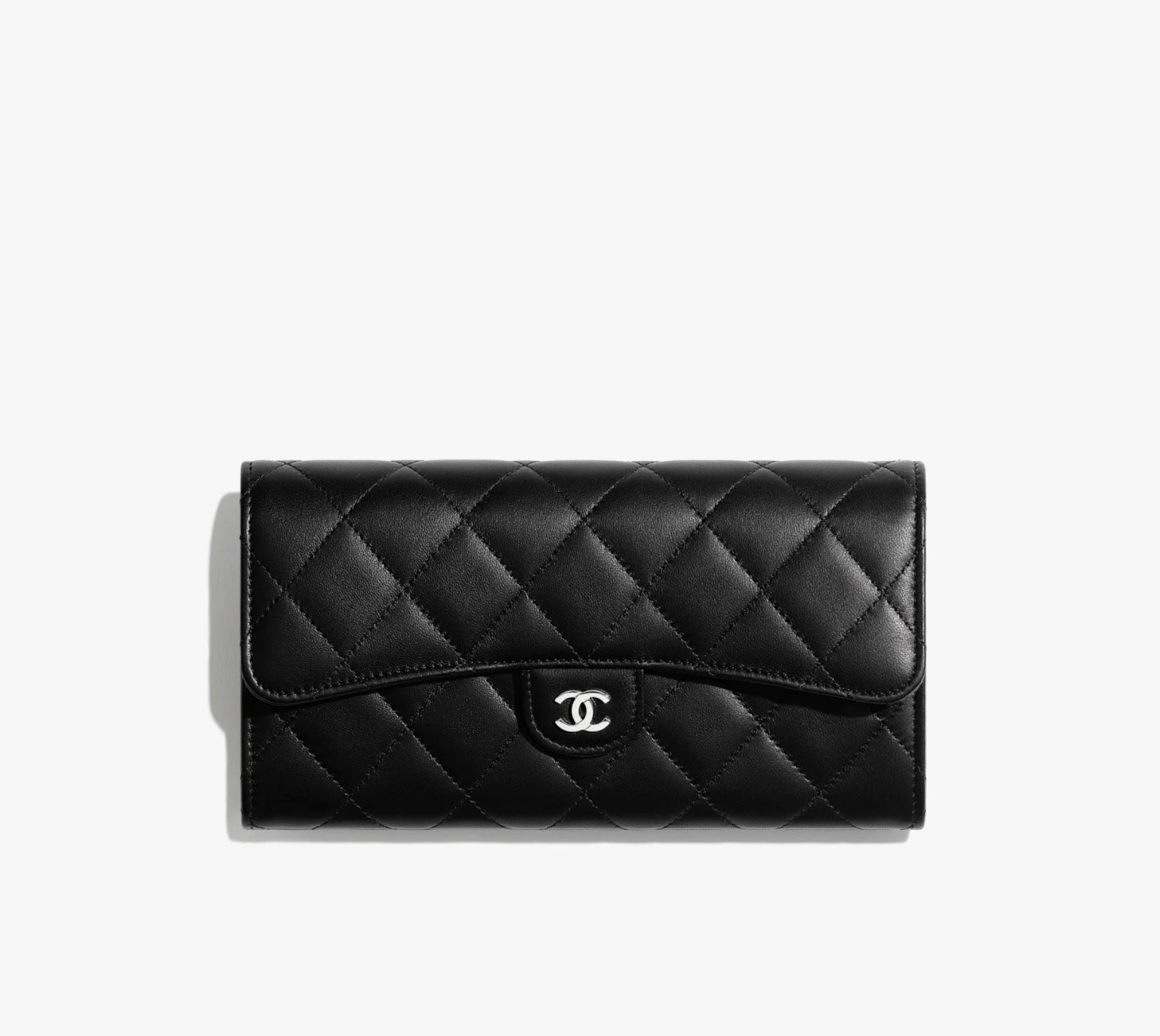 魔羯座銀包推介:CHANEL 經典垂蓋長銀包 $9400