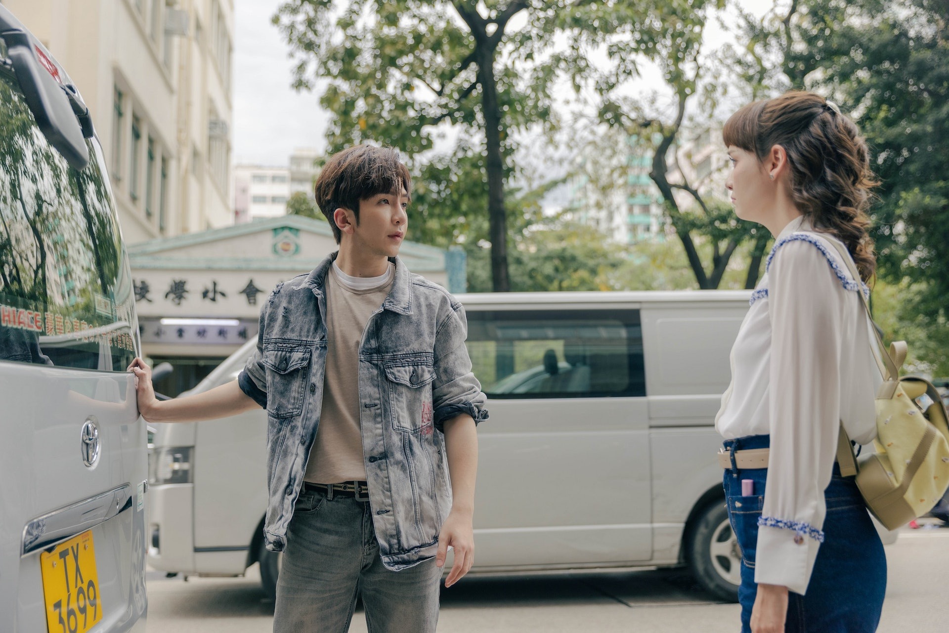 為配合角色Anson Lo拍攝前就要健身操肌