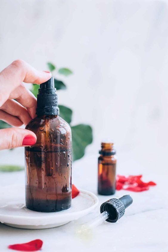 玫瑰果油功效4：紓緩濕疹