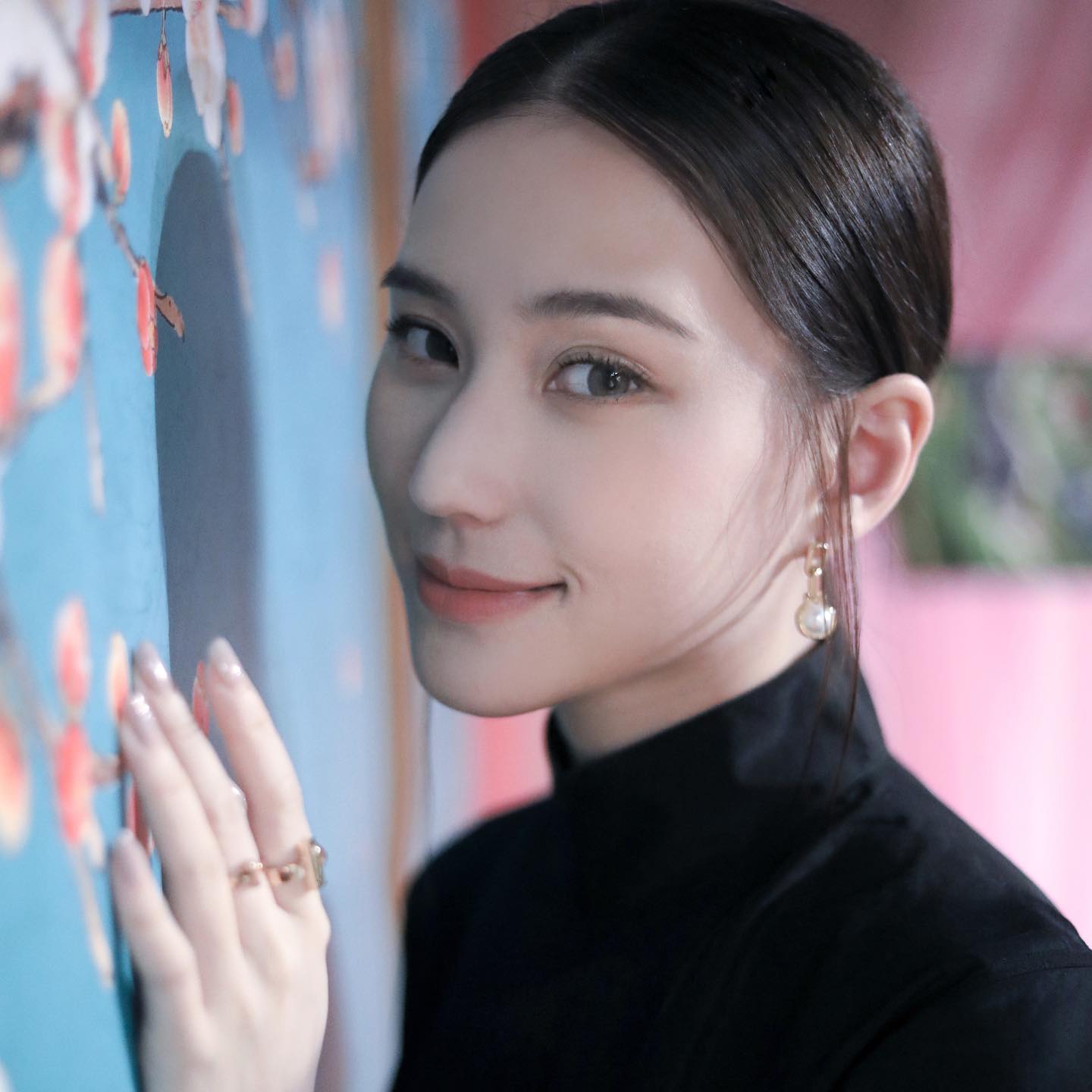 何超蓮不時在社交平台分享護膚好物。