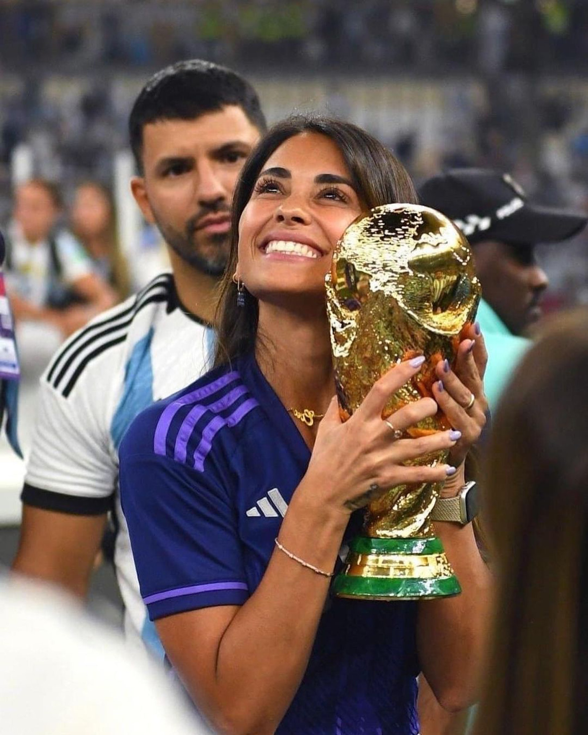 美斯拍的照片令老友阿古路成為佈景板