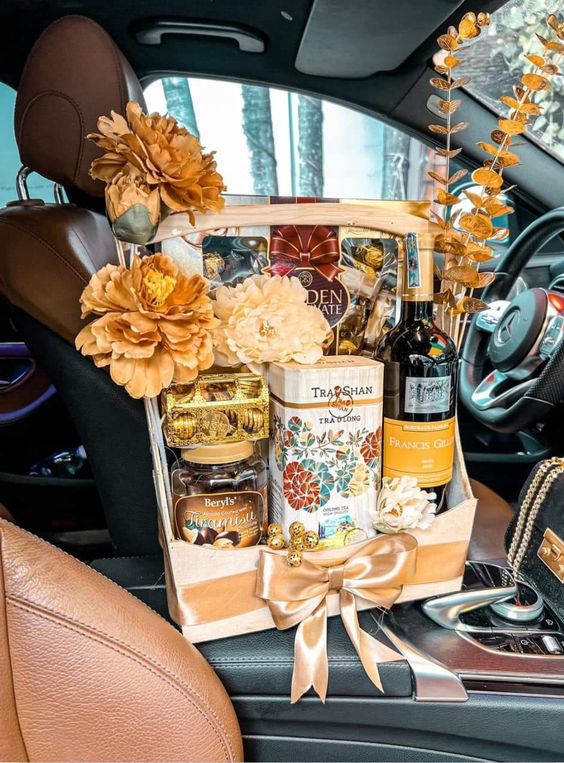 挑禮盒內的其中一樣產品當作禮物。