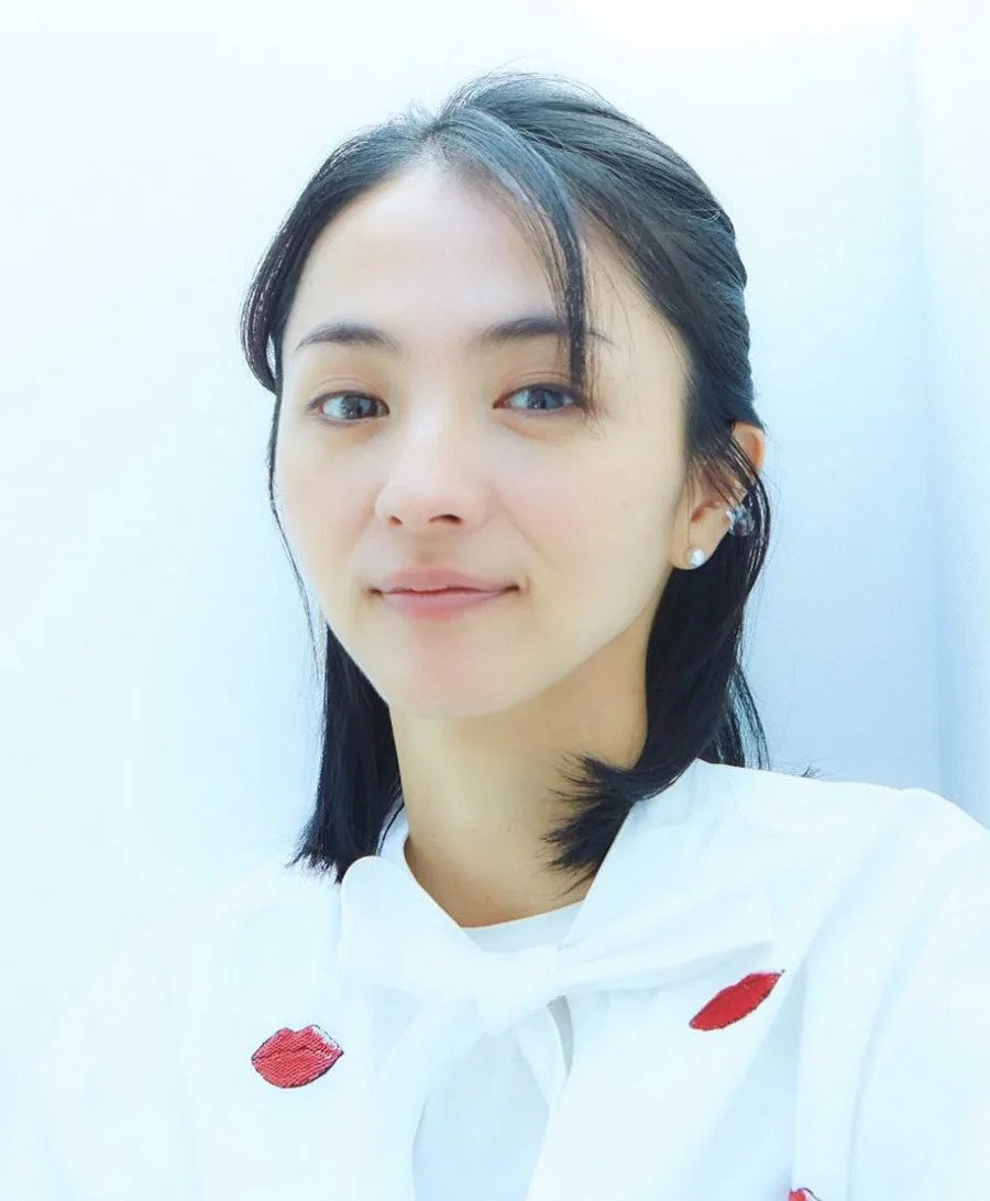 滿島光在保養方面遵從「Less Is More」，不接觸過多護膚品。