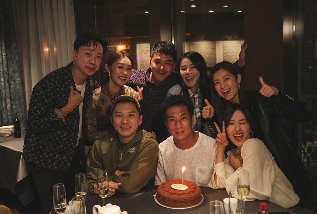 唐詩詠挨住貌似崔建邦的型男,難道公布戀情?