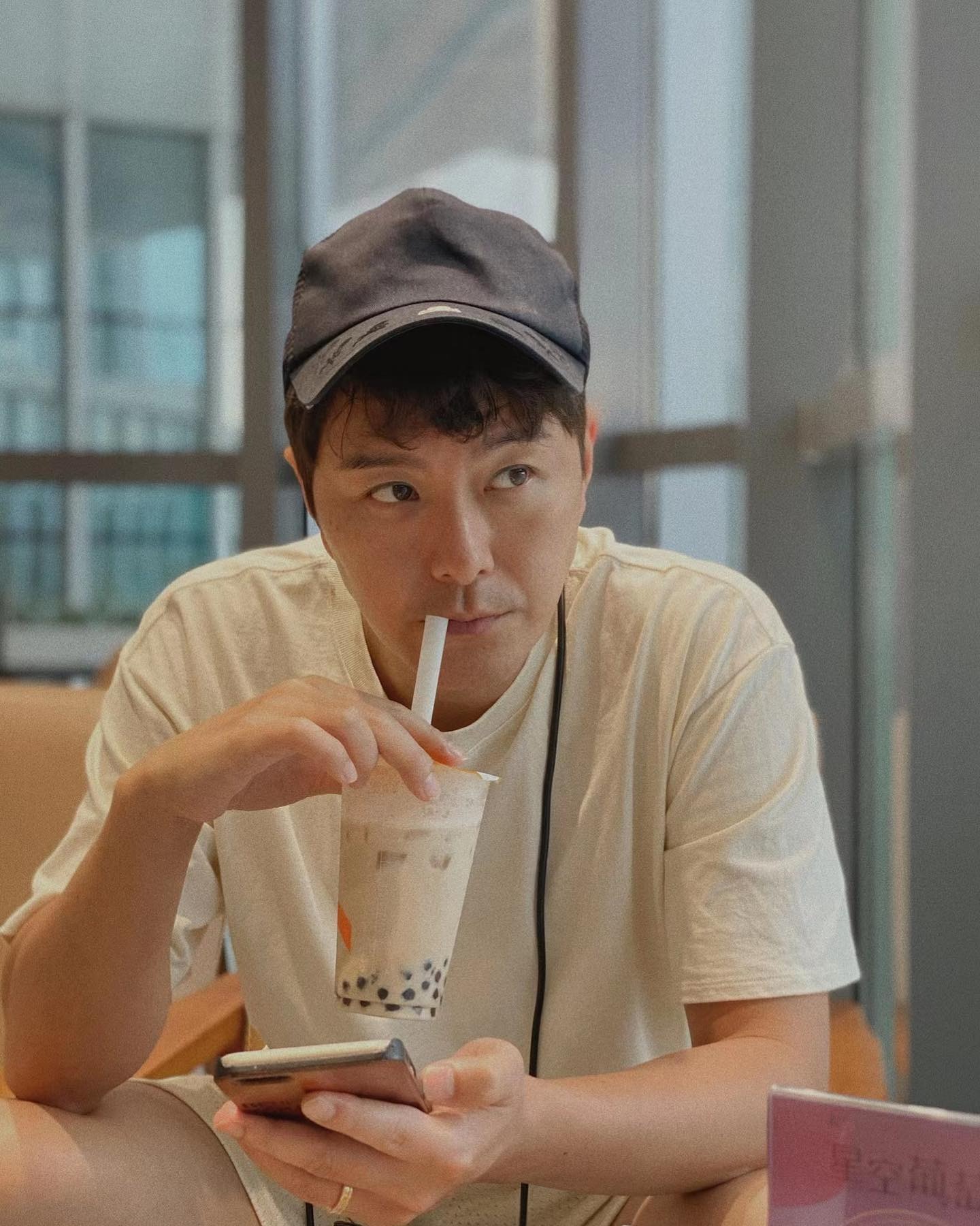 蕭正楠也回憶起當初入行當歌手的辛苦,更坦言入行是受爸爸影響。