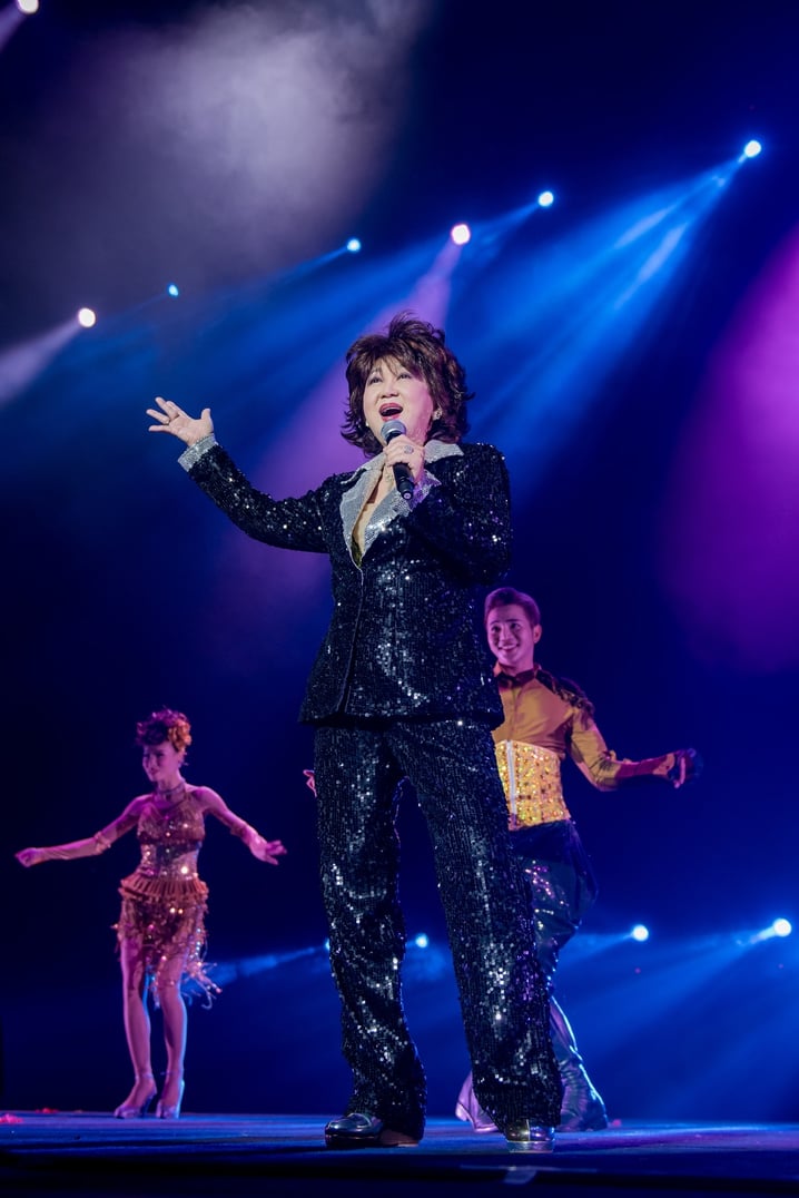 1991年,朱咪咪登上紅館舞台舉辦個人演唱會,門票更是一票難求,人氣極高!